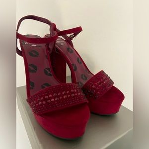 New Juicy Couture Fall Sandals